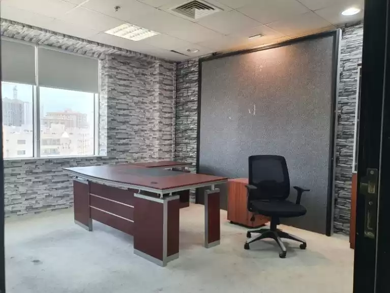 Kommerziell Klaar eigendom S/F Büro  zu vermieten in Doha #13806 - 1  image 